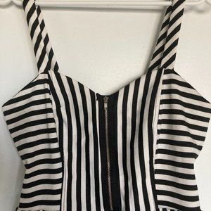 Black & White Striped Summer Dress (zipper in front) - Size L